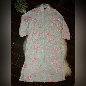 Miss Elaine Grey floral full zip house gown sz small